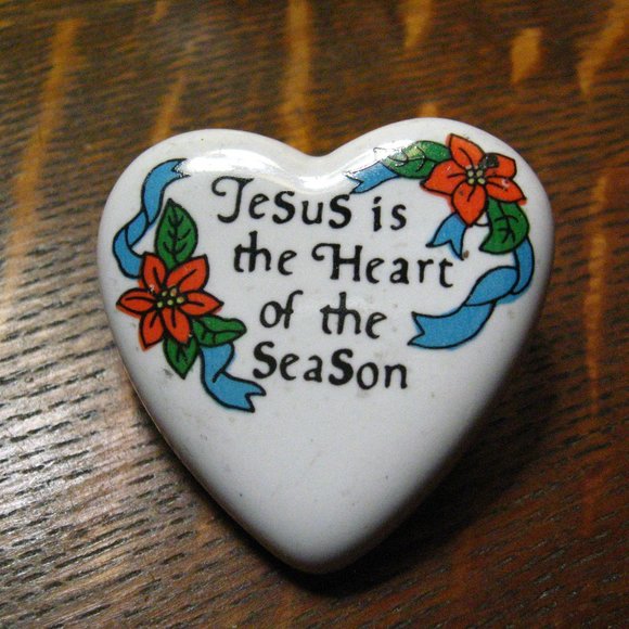 ❤️ Vintage 1970's Ceramic Heart Lapel Pin - Picture 1 of 4